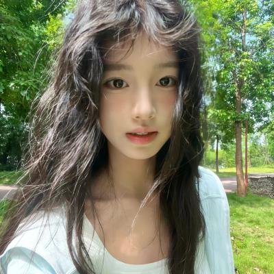 深深腥红